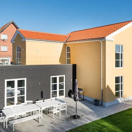 Holiday Trico Huset 020151 *