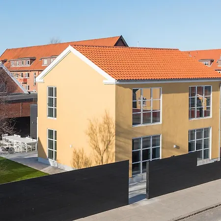 Holiday Trico Huset 020151 *